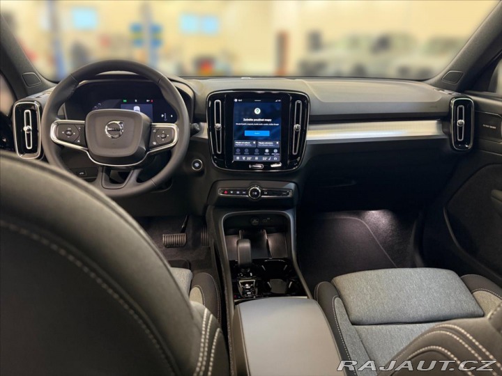 Volvo XC40 2,0 XC40 B3 Black Edition 2026