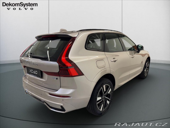 Volvo XC60 2,0 XC60 B5 Plus Dark 33 2026