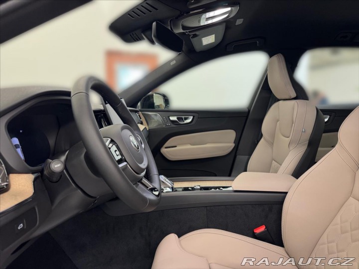 Volvo XC60 2,0 XC60 B5 Plus Dark 33 2026