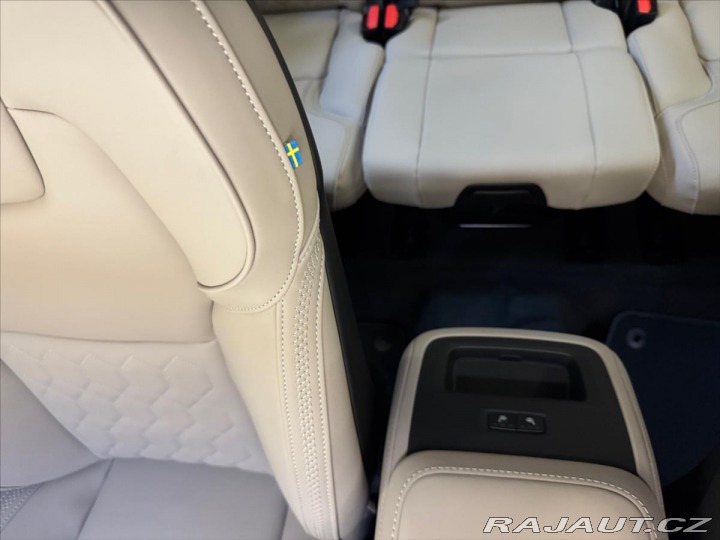 Volvo XC90 2,0 Akční cena  Plus Dark 2025