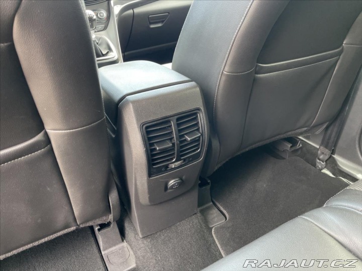 Ford Kuga 2,0 TDCi Titanium*Navi*Vy 2015