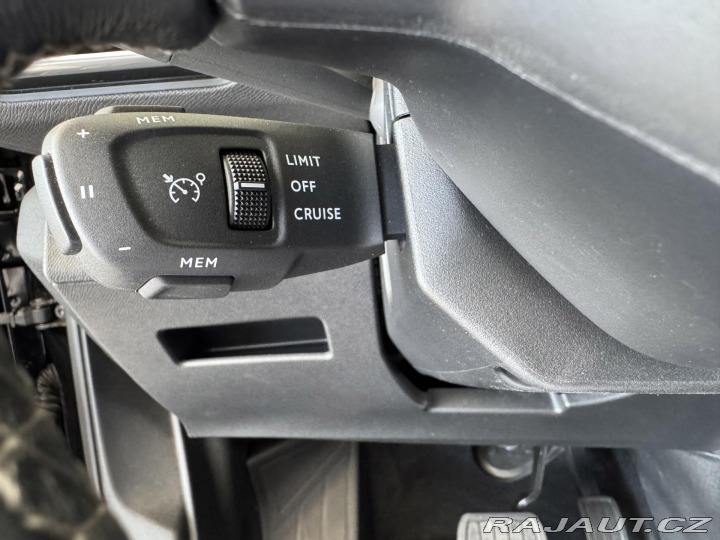 Peugeot 3008 Hybrid 225*AT8*REZERVACE! 2022