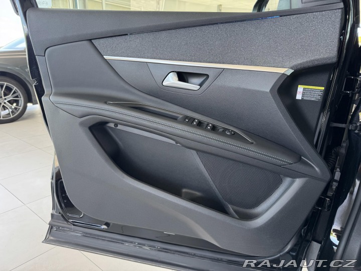 Peugeot 3008 Hybrid 225*AT8*REZERVACE! 2022
