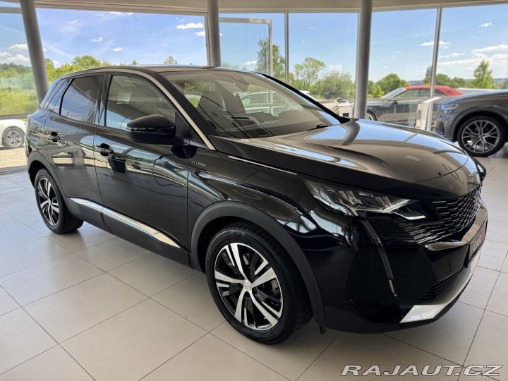Peugeot 3008 Hybrid 225*AT8*REZERVACE! 2022