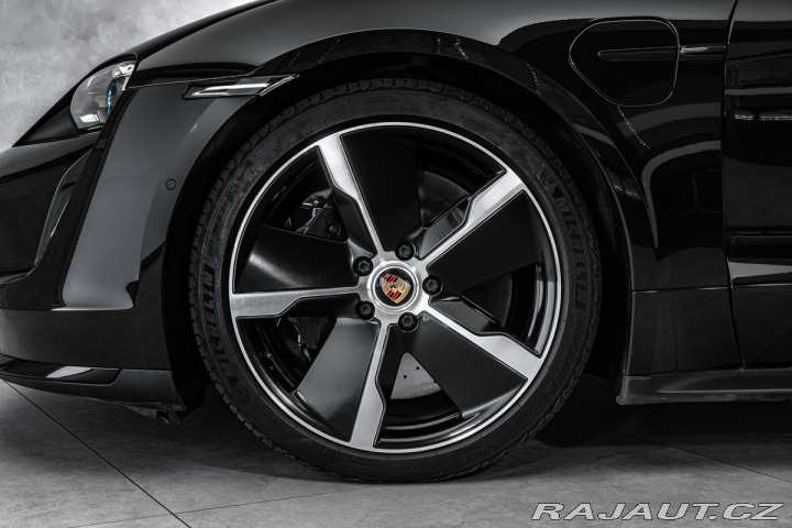 Porsche Taycan Turbo S Keramiky Pano 360 2020