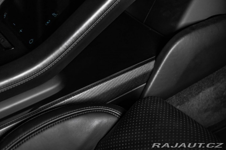 Porsche Taycan Turbo S Keramiky Pano 360 2020