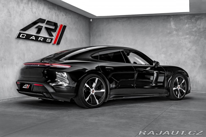 Porsche Taycan Turbo S Keramiky Pano 360 2020