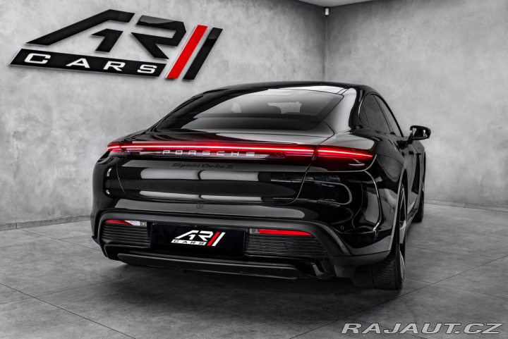 Porsche Taycan Turbo S Keramiky Pano 360 2020