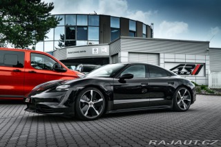 Porsche Taycan Turbo S Keramiky Pano 360 2020