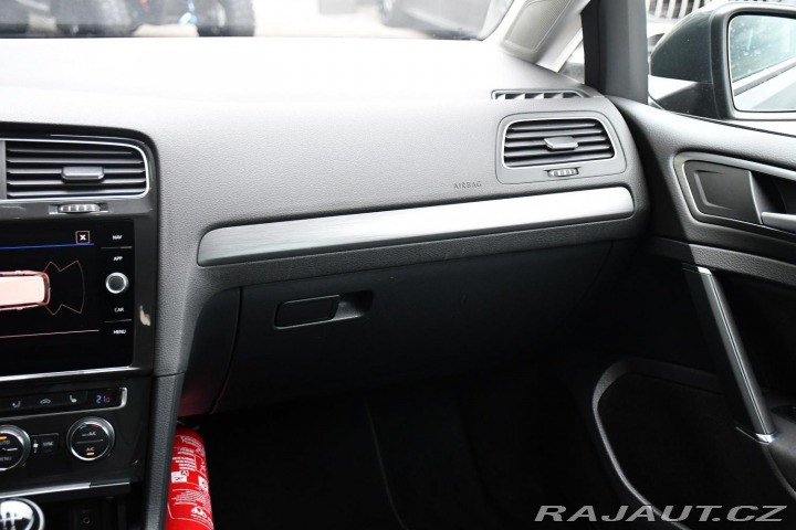 Volkswagen Golf 1.6TDi NAVI CARPLAY 2xALU 2018