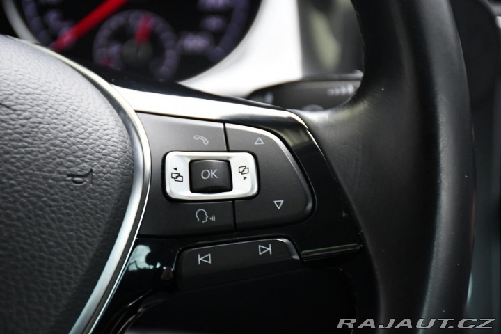 Volkswagen Golf 1.6TDi NAVI CARPLAY 2xALU 2018