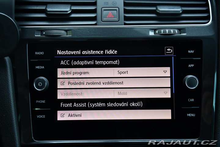 Volkswagen Golf 1.6TDi NAVI CARPLAY 2xALU 2018