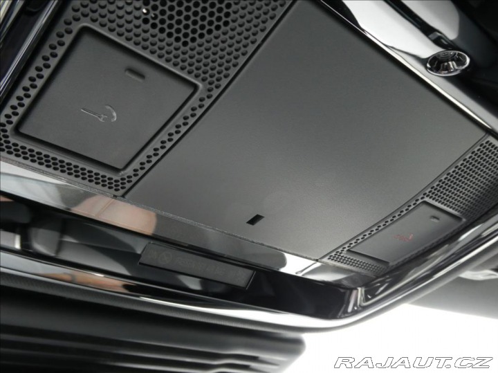 Land Rover Range Rover Velar 2,0 D200 S 1Maj. ČR, DPH 2025