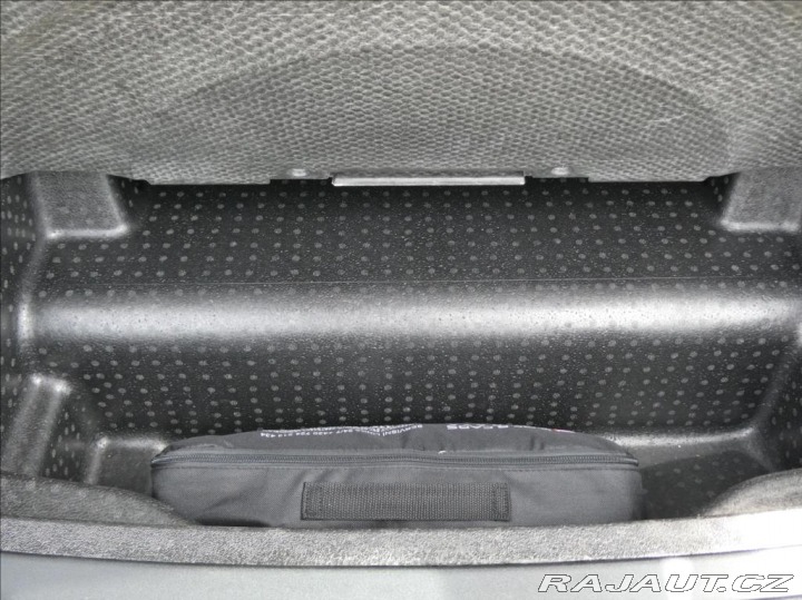 Land Rover Range Rover Velar 2,0 D200 S 1Maj. ČR, DPH 2025