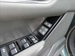 Land Rover Range Rover Velar 2,0 D200 S 1Maj. ČR, DPH 2025