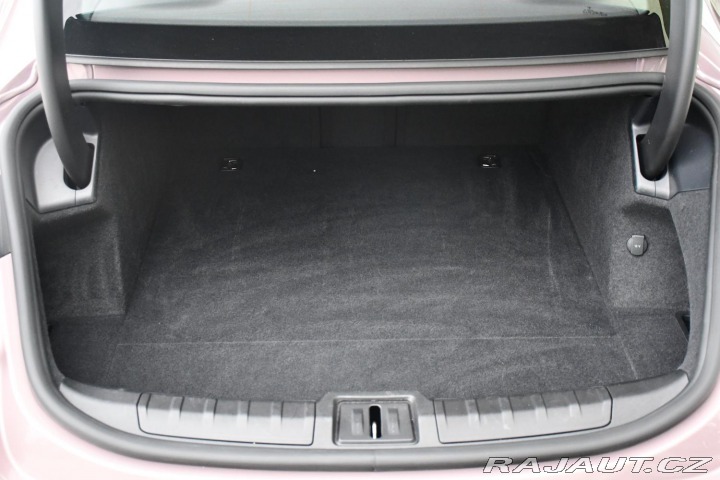 Porsche Taycan PERFORMANCE BATTERY PLUS 2024