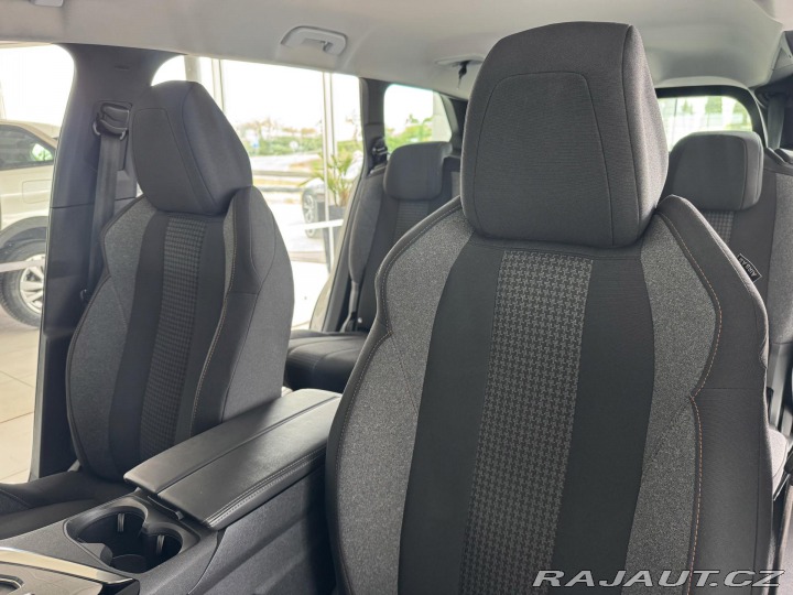 Peugeot 5008 1,2PT AUT*96kW*Kamera*7MÍ 2023