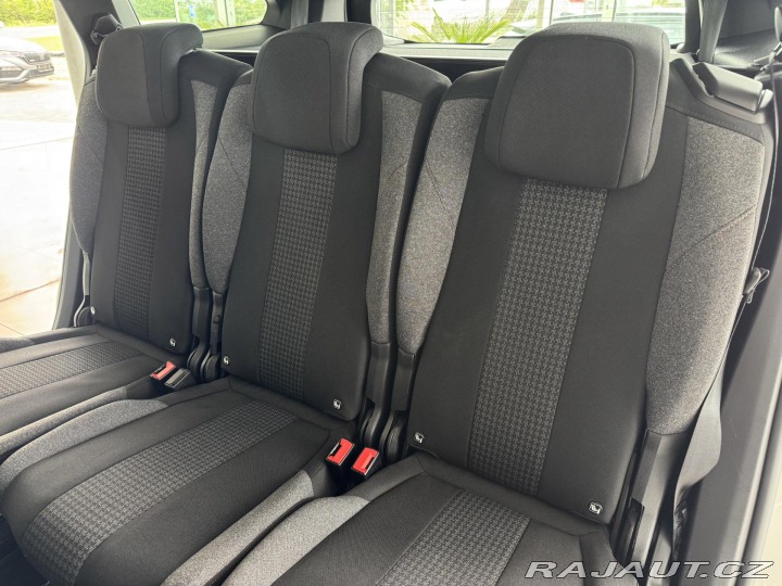 Peugeot 5008 1,2PT AUT*96kW*Kamera*7MÍ 2023