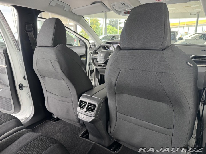 Peugeot 5008 1,2PT AUT*96kW*Kamera*7MÍ 2023