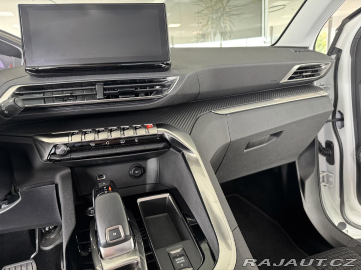 Peugeot 5008 1,2PT AUT*96kW*Kamera*7MÍ 2023
