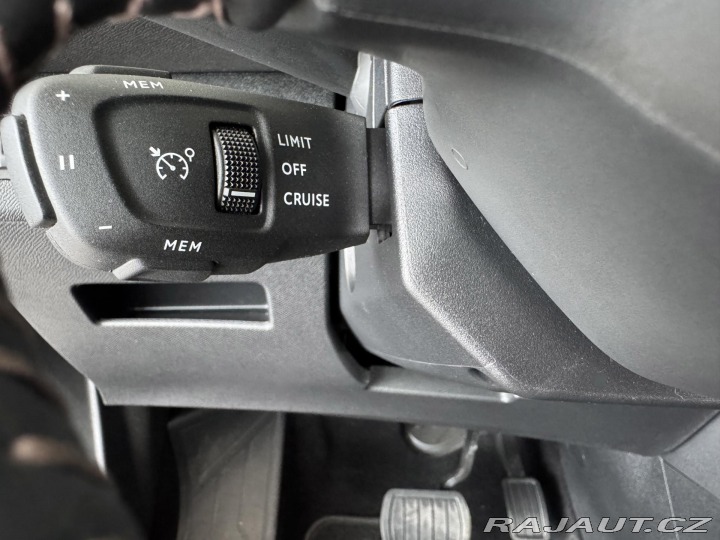 Peugeot 5008 1,2PT AUT*96kW*Kamera*7MÍ 2023