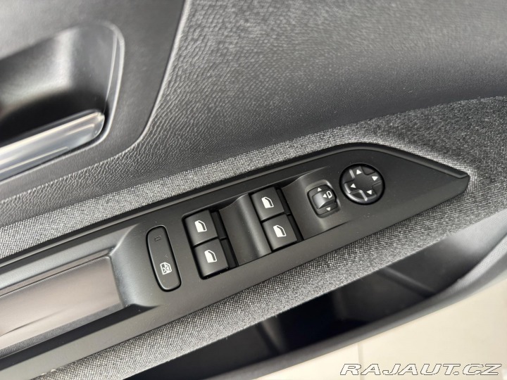 Peugeot 5008 1,2PT AUT*96kW*Kamera*7MÍ 2023