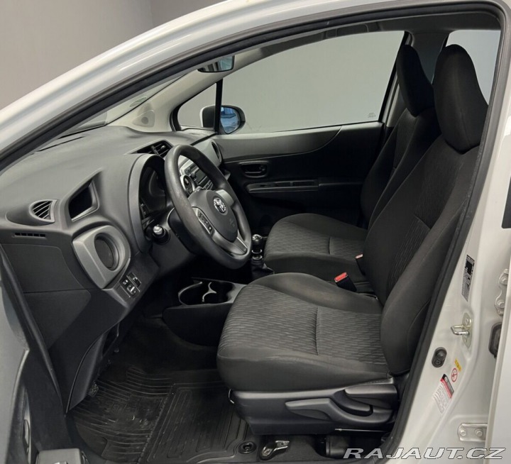 Toyota Yaris 1.33 POWER 2013