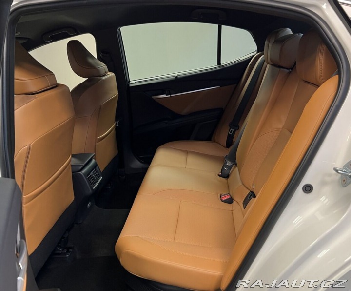 Toyota Camry 2.5 Hybrid AT EXECUTIVE 2026