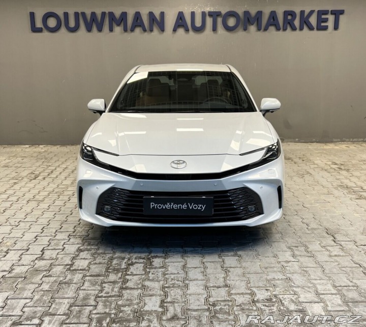 Toyota Camry 2.5 Hybrid AT EXECUTIVE 2026