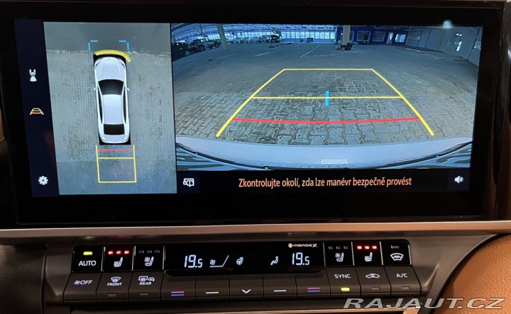 Toyota Camry 2.5 Hybrid AT EXECUTIVE 2026