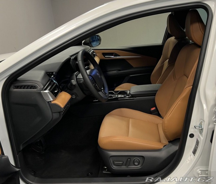 Toyota Camry 2.5 Hybrid AT EXECUTIVE 2026