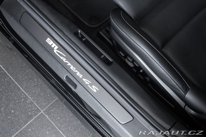 Porsche 911 Carrera 4S Coupe APPROVED 2019