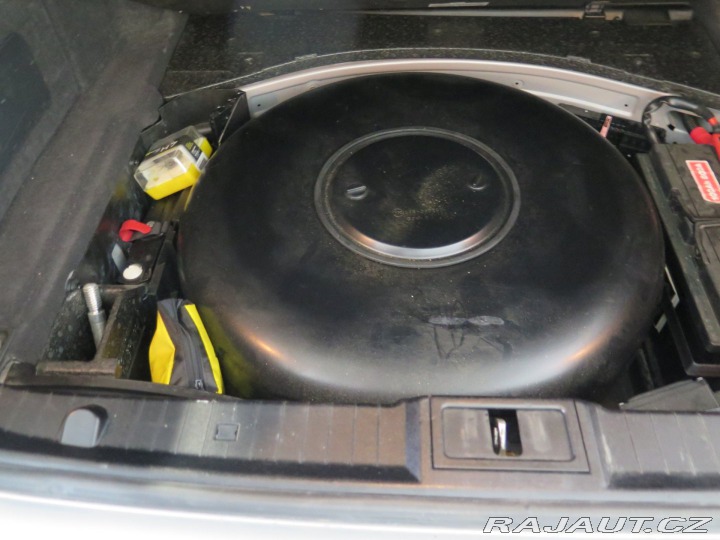 Mercedes-Benz E E320,LPG,tažné,klima,kůže 2004