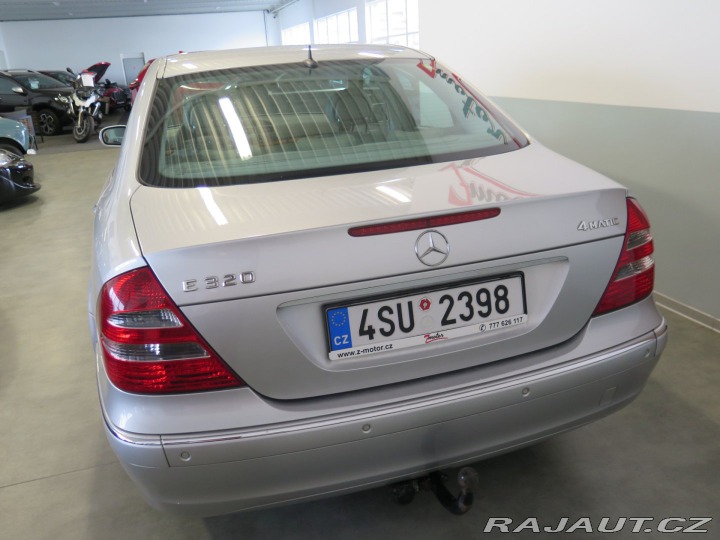 Mercedes-Benz E E320,LPG,tažné,klima,kůže 2004
