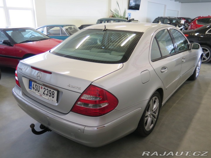 Mercedes-Benz E E320,LPG,tažné,klima,kůže 2004