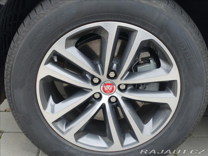 Jaguar F-Pace 2,0 D200 SE,1.Maj,ČR,DPH 2021