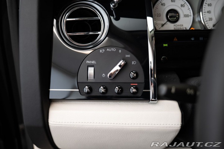 Rolls Royce Ghost Family 360/Pano/Masážní s 2016