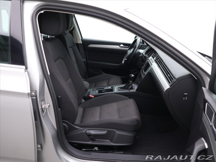 Volkswagen Passat 2.0 TDI LED Highline Tažn 2015