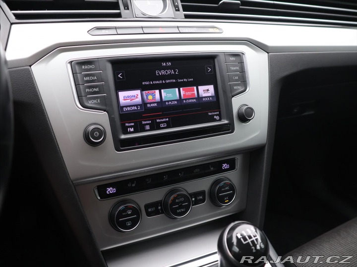 Volkswagen Passat 2.0 TDI LED Highline Tažn 2015
