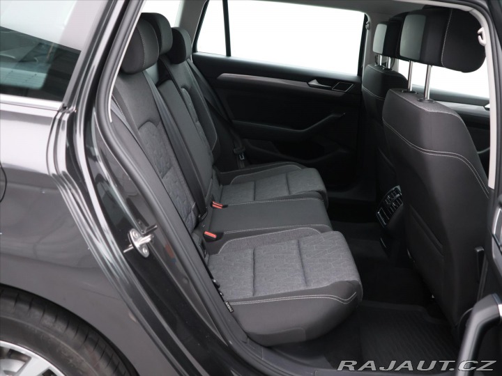 Volkswagen Passat 1,5 TSI 110 kW Business D 2022