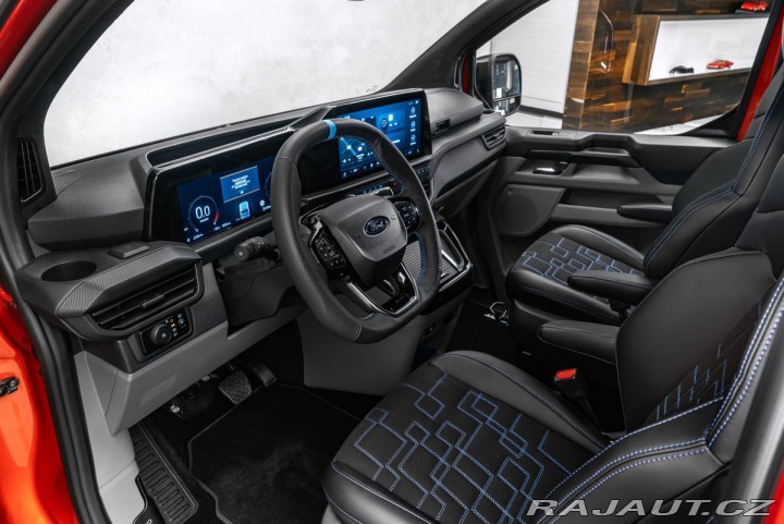 Ford Transit Custom MS-RT, 7 míst, tažné 2025