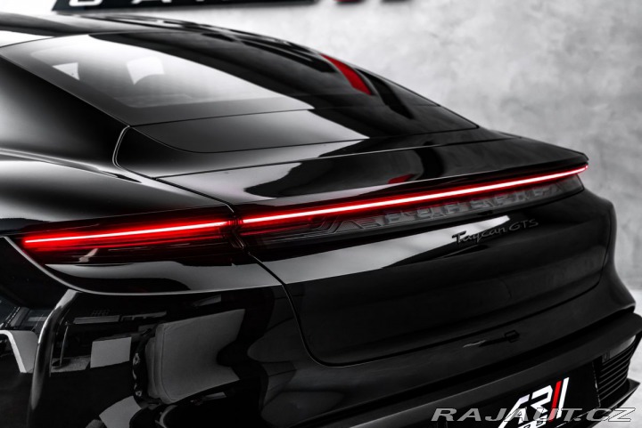 Porsche Taycan GTS 2023