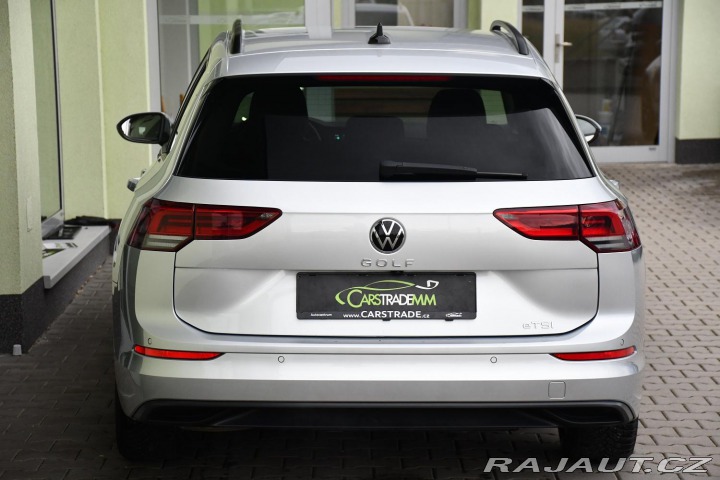 Volkswagen Golf 1.5eTSi DSG LIFE ČR 1.MAJ 2023