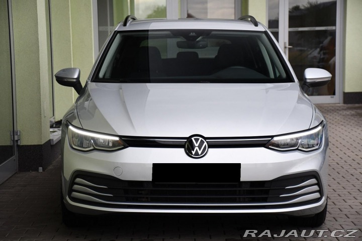 Volkswagen Golf 1.5eTSi DSG LIFE ČR 1.MAJ 2023