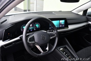 Volkswagen Golf 1.5eTSi DSG LIFE ČR 1.MAJ 2023