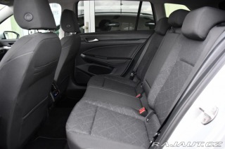 Volkswagen Golf 1.5eTSi DSG LIFE ČR 1.MAJ 2023