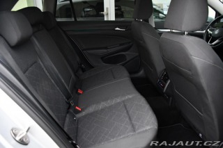 Volkswagen Golf 1.5eTSi DSG LIFE ČR 1.MAJ 2023