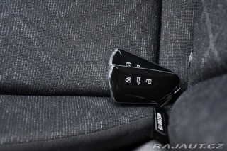 Volkswagen Golf 1.5eTSi DSG LIFE ČR 1.MAJ 2023
