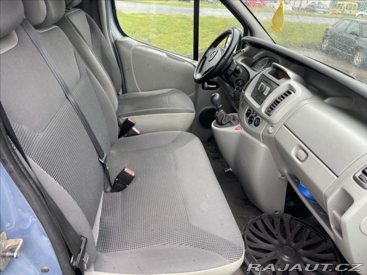 Opel Vivaro 2,5 DCi 107kw 9míst Klima 2008