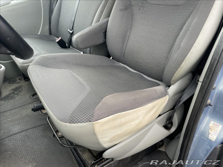 Opel Vivaro 2,5 DCi 107kw 9míst Klima 2008